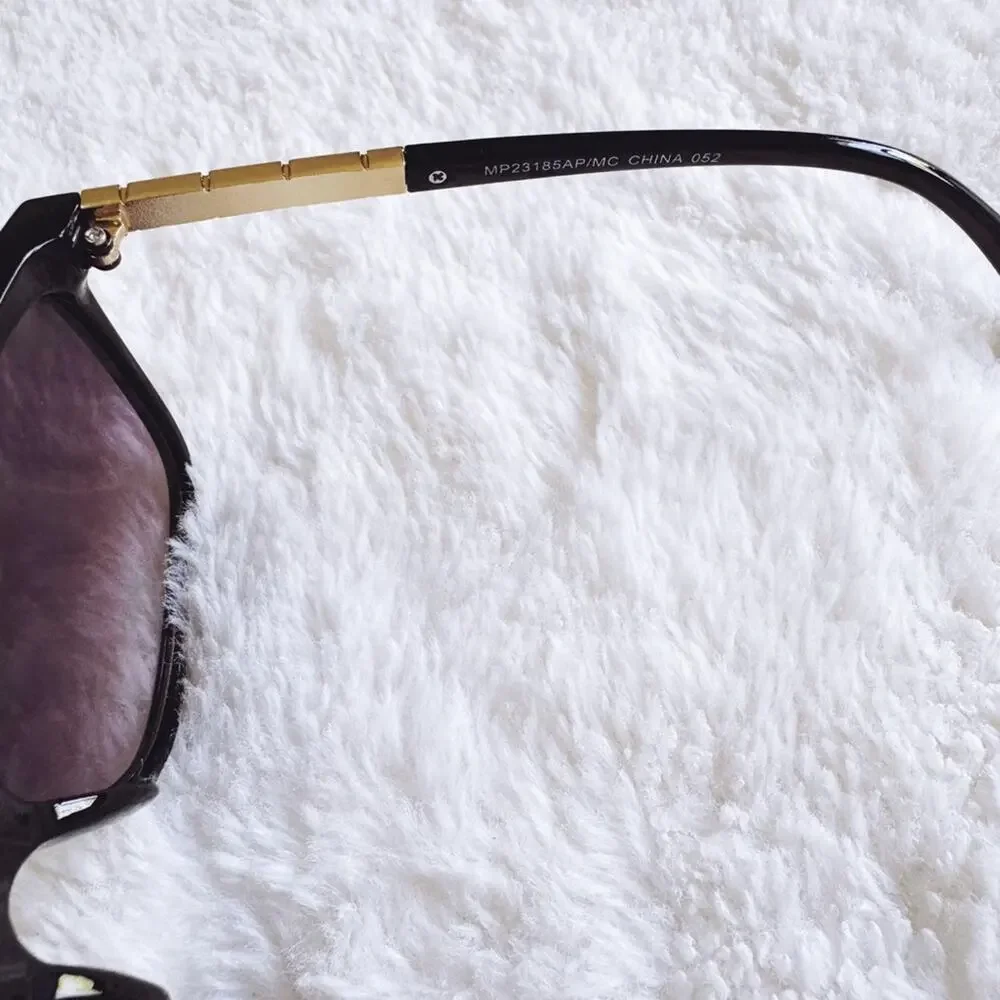 Joanne Black Square Sunglasses